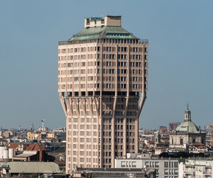 Ανοίγει μετά από 3 χρόνια το Torre Velasca στο Μιλάνο